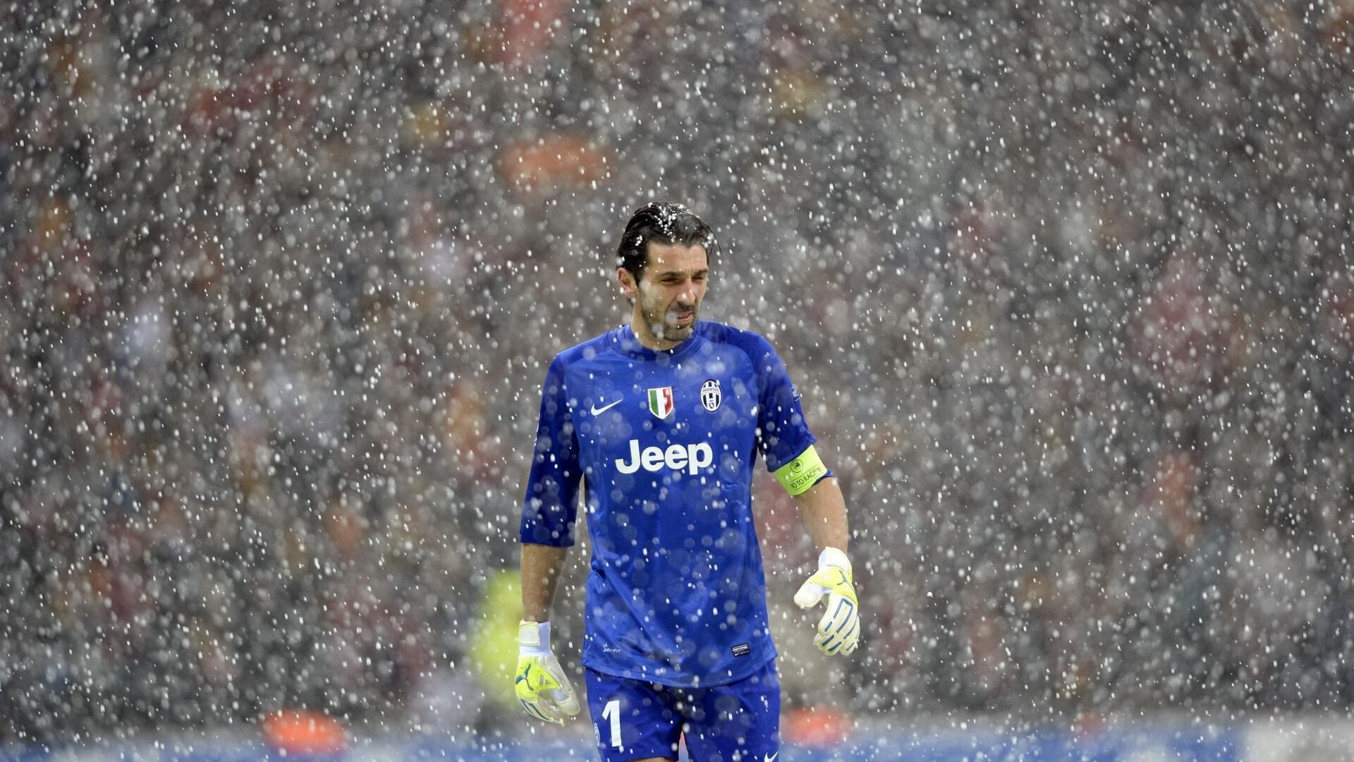 爱游戏平台-训练场上意外受伤引发赛事日程调整和人员轮换，训练场注意事项